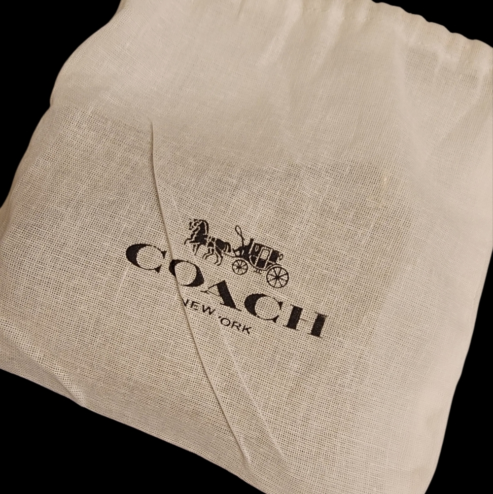 COACH WRISTLET - NWOT/Dust Bag Included - Picture 5 of 5